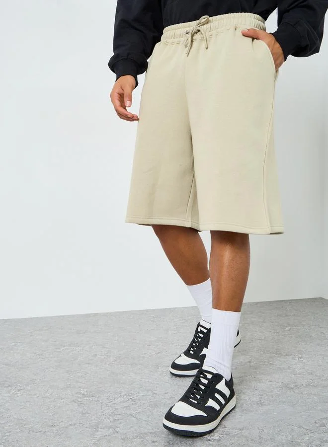 ستايلي شورت رجالي من الصوف بقَصَّة كبيرة الحجم